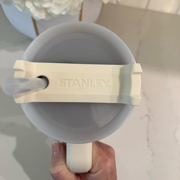 🤍Stanley Adventure Quencher Travel Tumbler 40 Oz Cream Floral Limited Edition - Picture 5 of 8